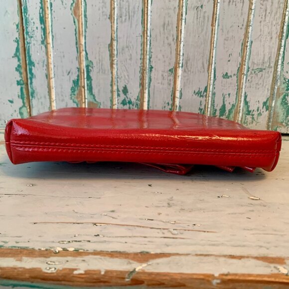 Big Buddha Red Flower Clutch Wristlet - Picture 6 of 7